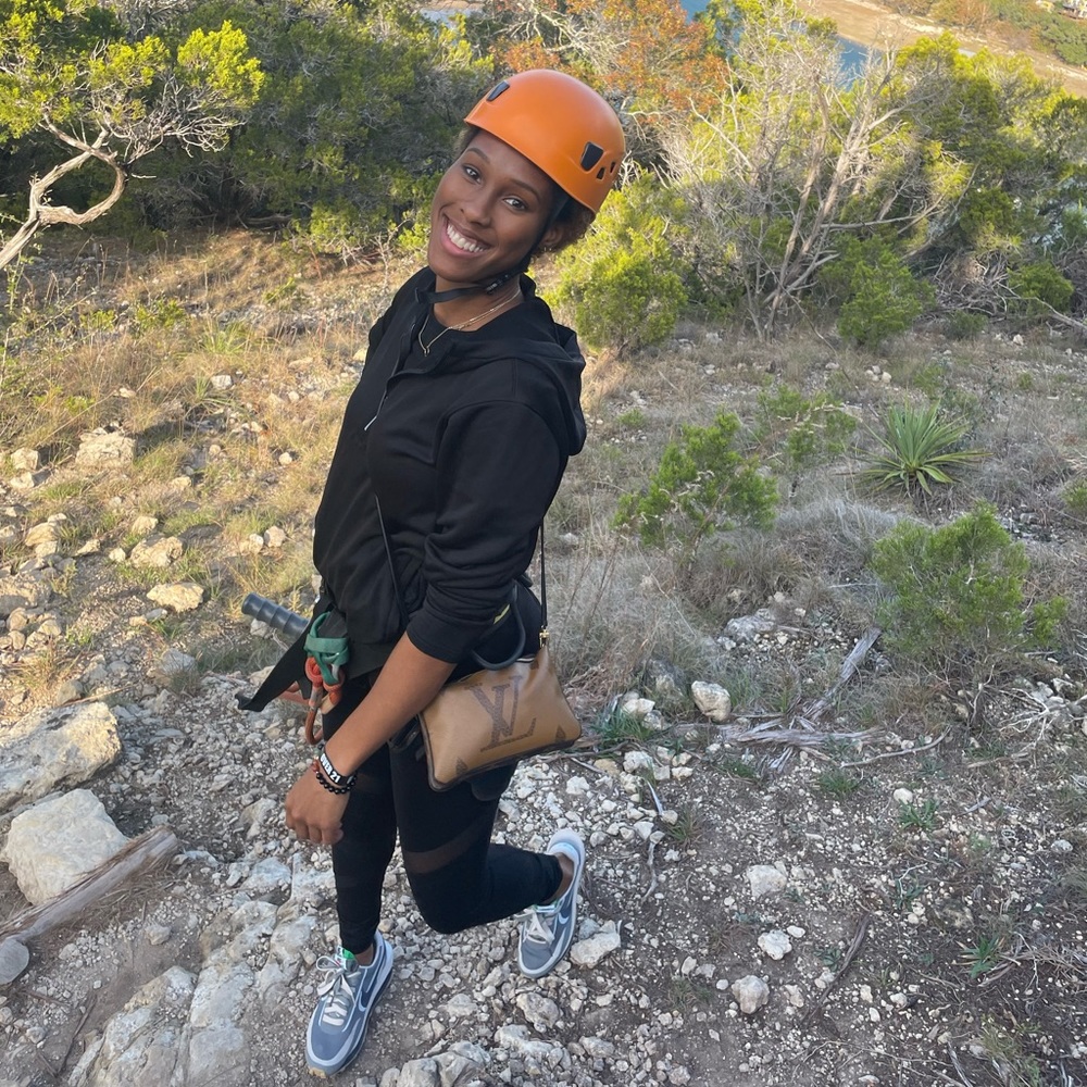 <3 - Picture 1 of 1